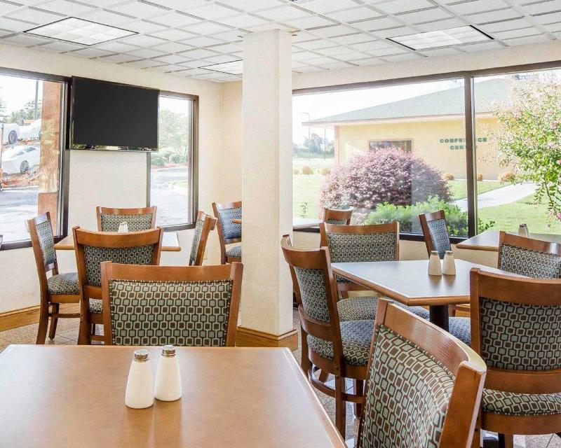Quality Inn Forsyth Near Ga Public Safety Training Center Exterior photo